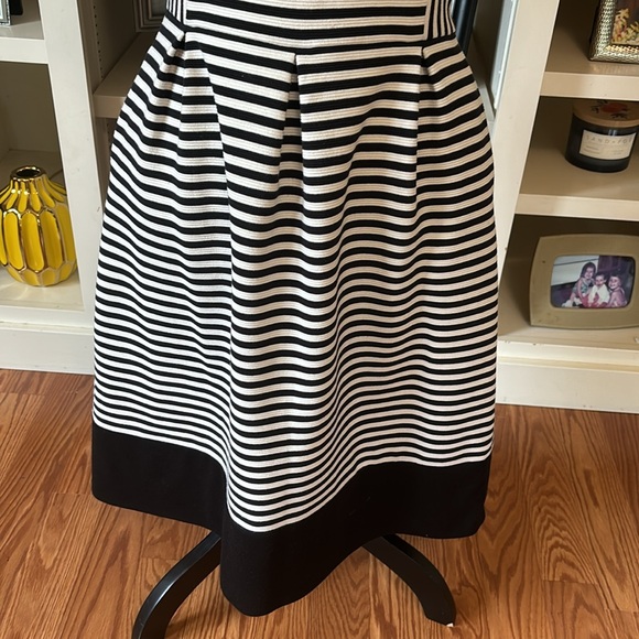 Madewell Black and White Stripe Scoop Neck Fit & Flare Short Sleeve Dress Size 6 - Picture 3 of 14